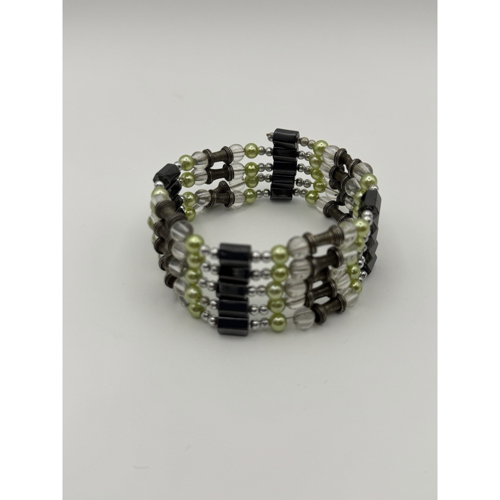 Magnetic Beaded Wrap Bracelet Single Strand Green Black Silver 35